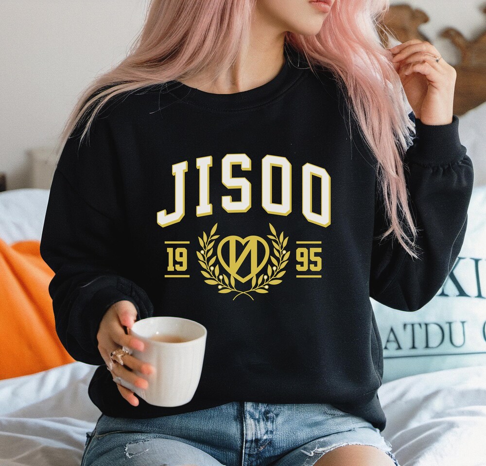 Jisoo Black Pink Text Sweatshirt