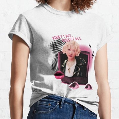 Kissy Face Rose Fanart By Czarinaholic T-shirt